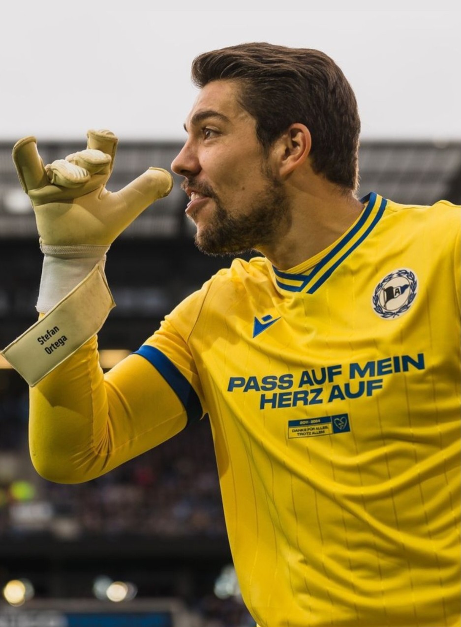 Arminia Bielefeld 2024-25 Farewell GK Home Kit