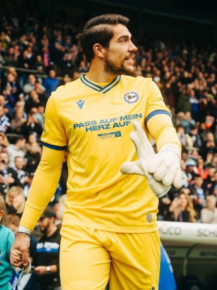 Arminia Bielefeld 2024-25 Farewell GK Home Kit