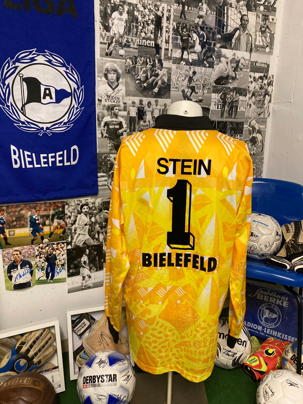 Arminia Bielefeld 1995-96 GK 1 Kit