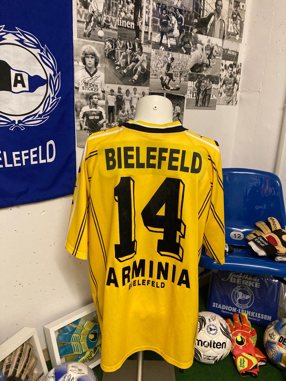 Arminia Bielefeld 1998-99 Away Kit