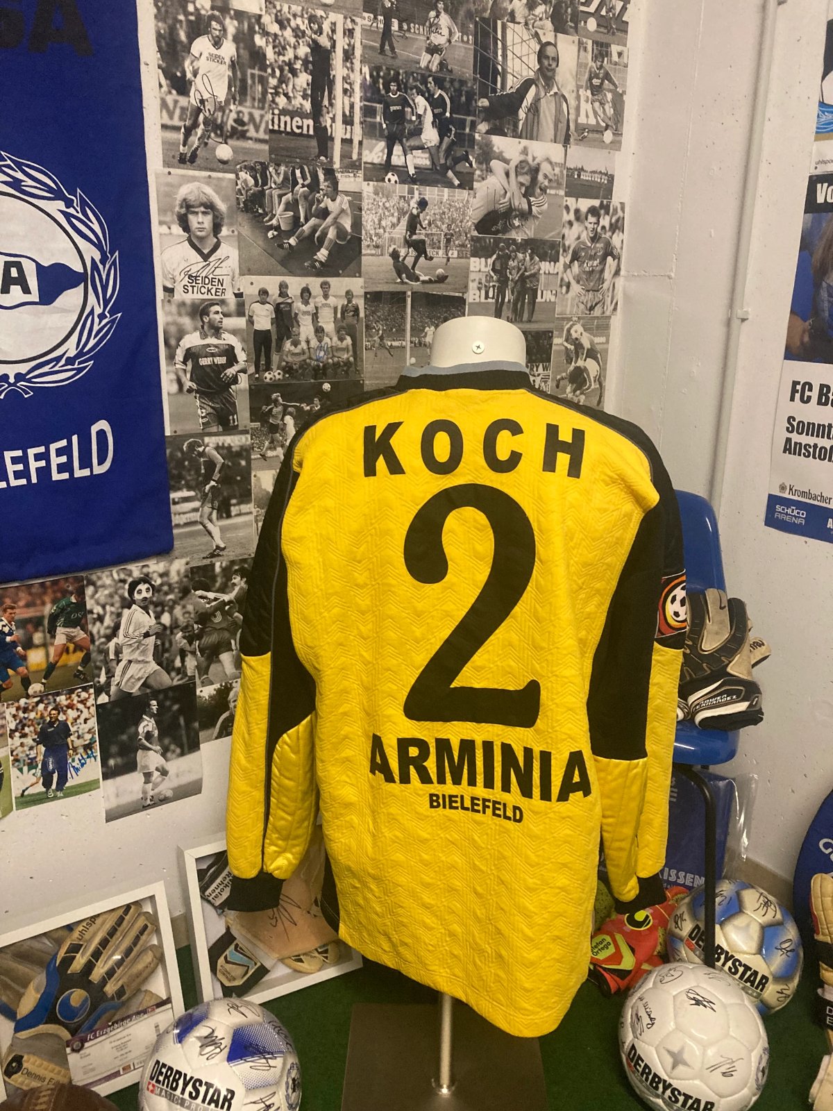 Arminia Bielefeld 1998-99 GK 1 Kit