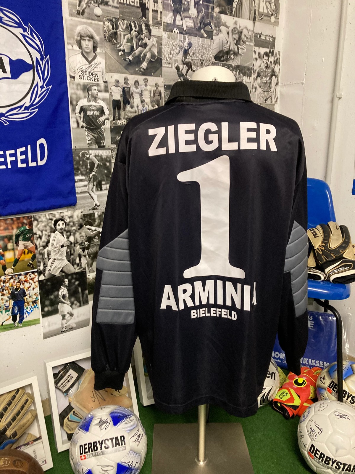 Arminia Bielefeld 1999-00 GK 1 Kit