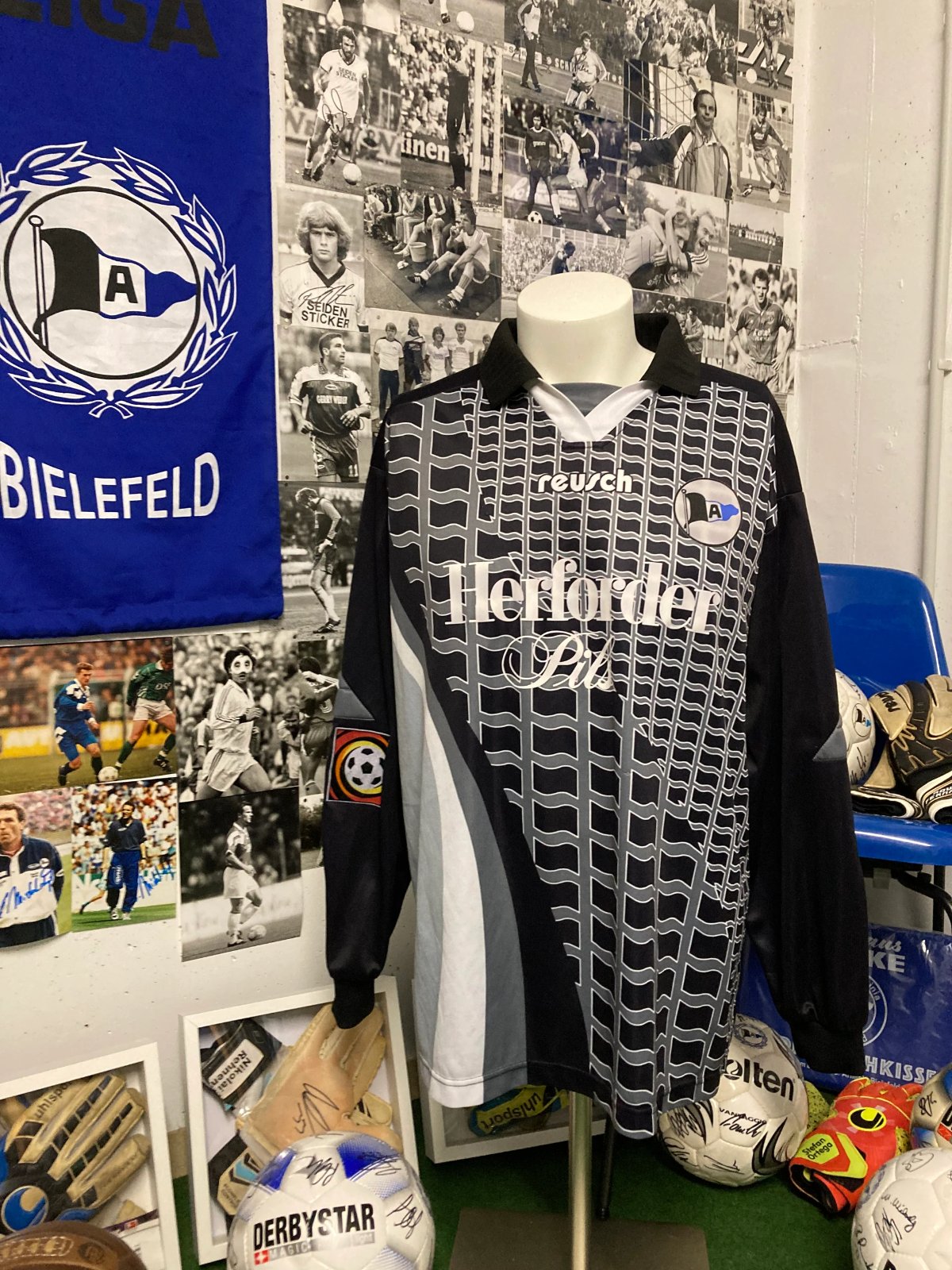 Arminia Bielefeld 1999-00 GK 1 Kit