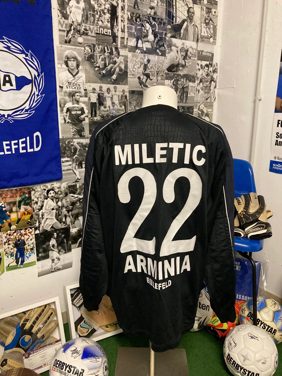 Arminia Bielefeld 1999-00 GK 2 Kit