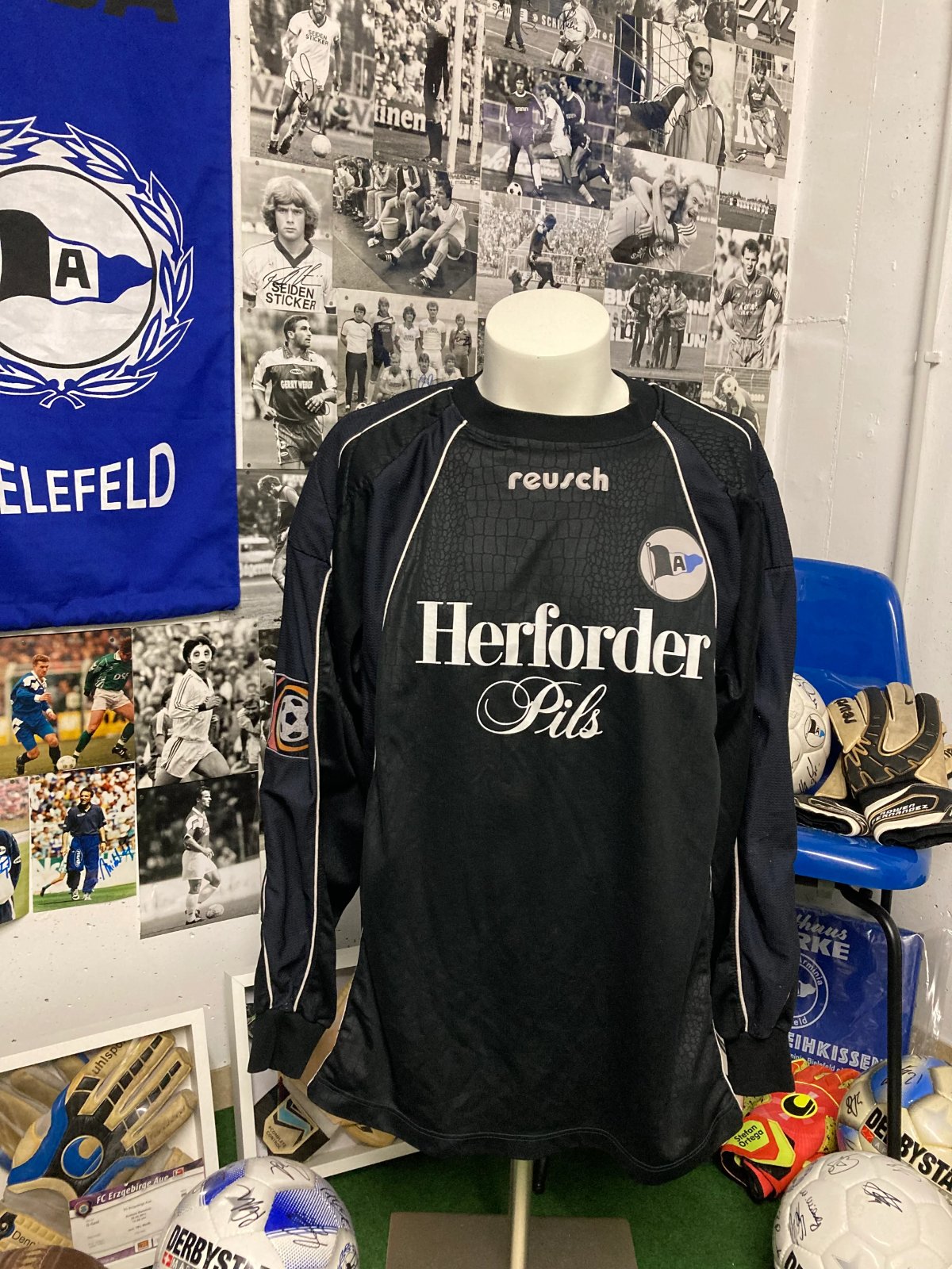 Arminia Bielefeld 1999-00 GK 2 Kit