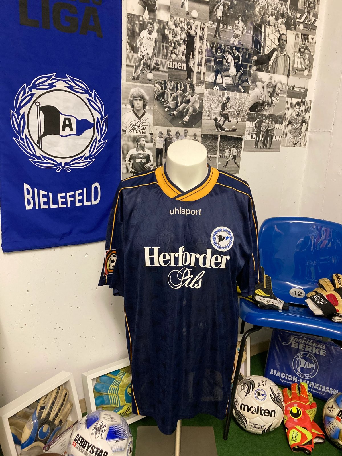Arminia Bielefeld 2000-01 Away Kit
