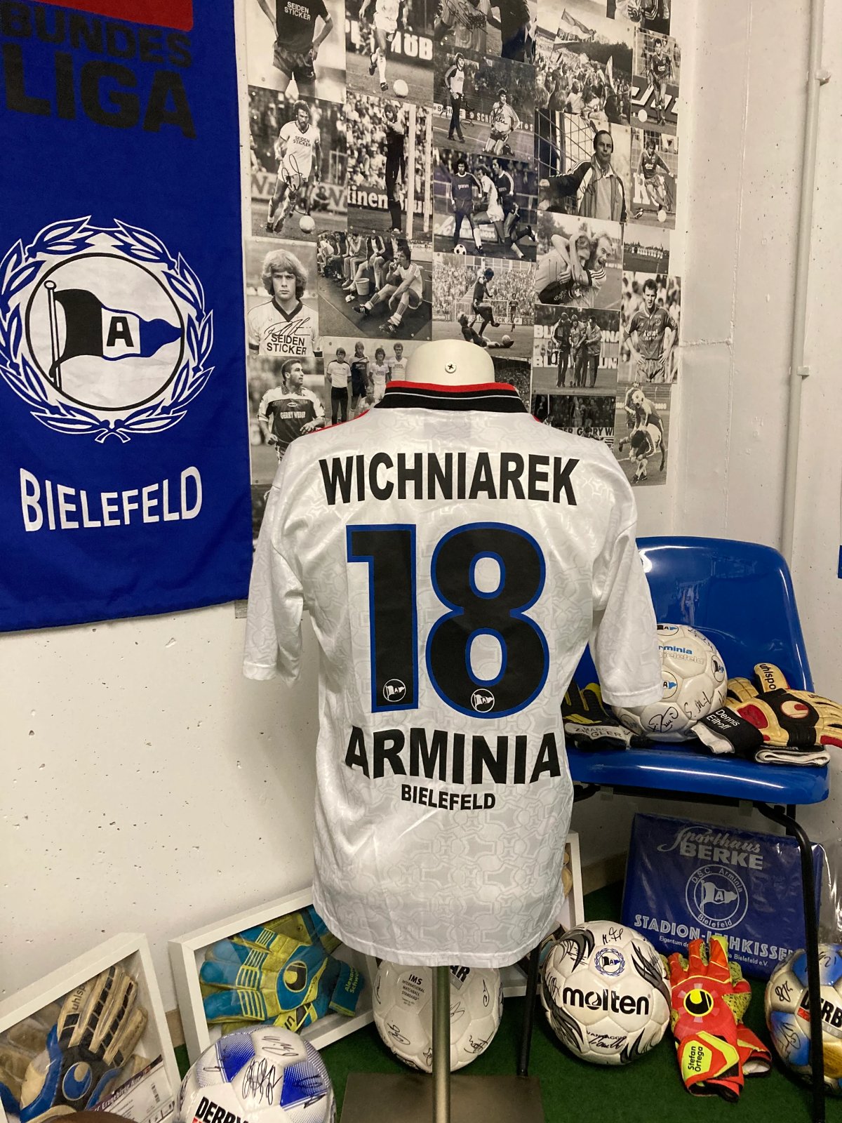 Arminia Bielefeld 2001-02 Away Kit