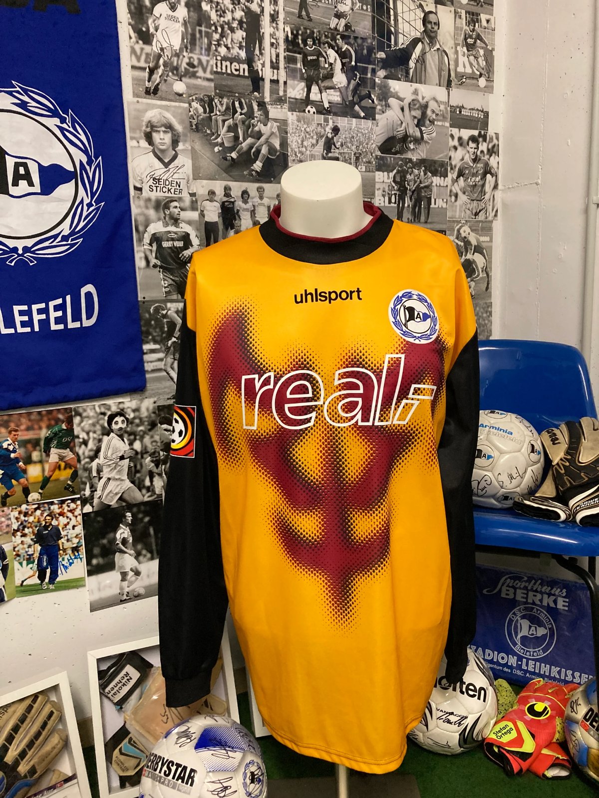Arminia Bielefeld 2001-02 GK 2 Kit