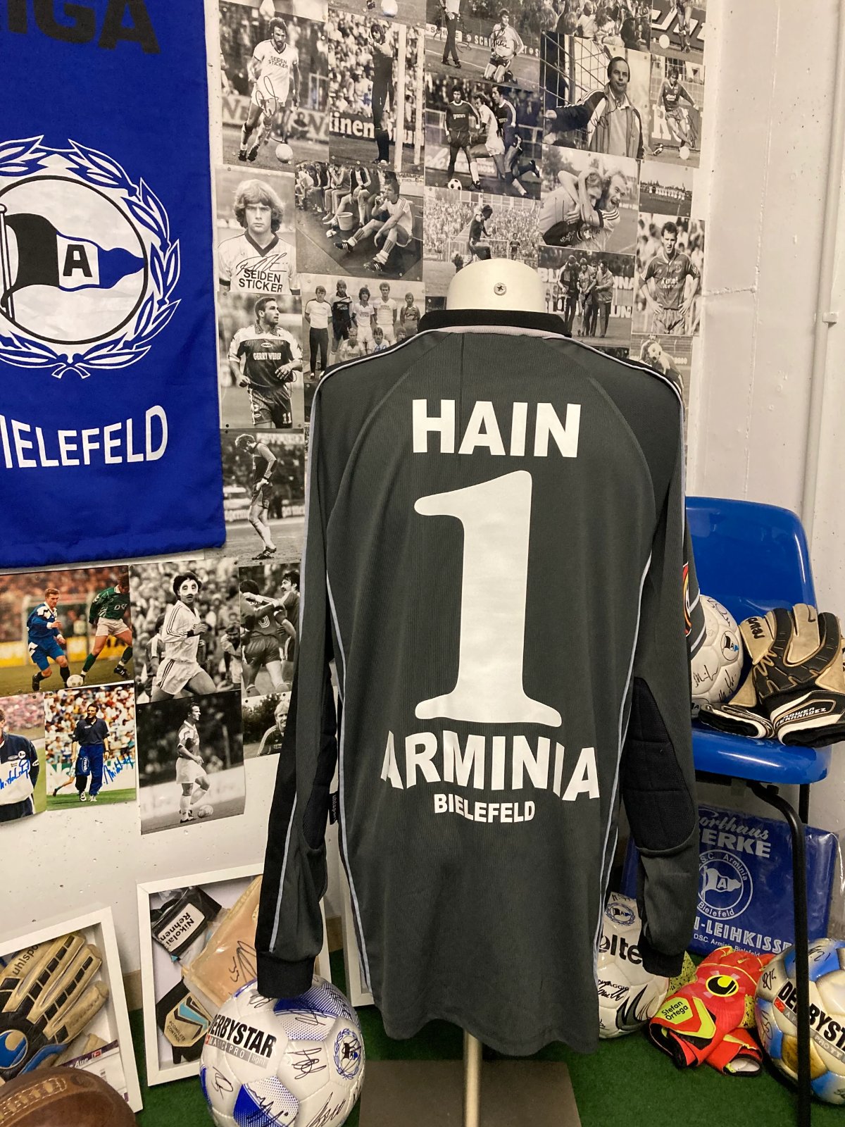Arminia Bielefeld 2001-02 GK 3 Kit