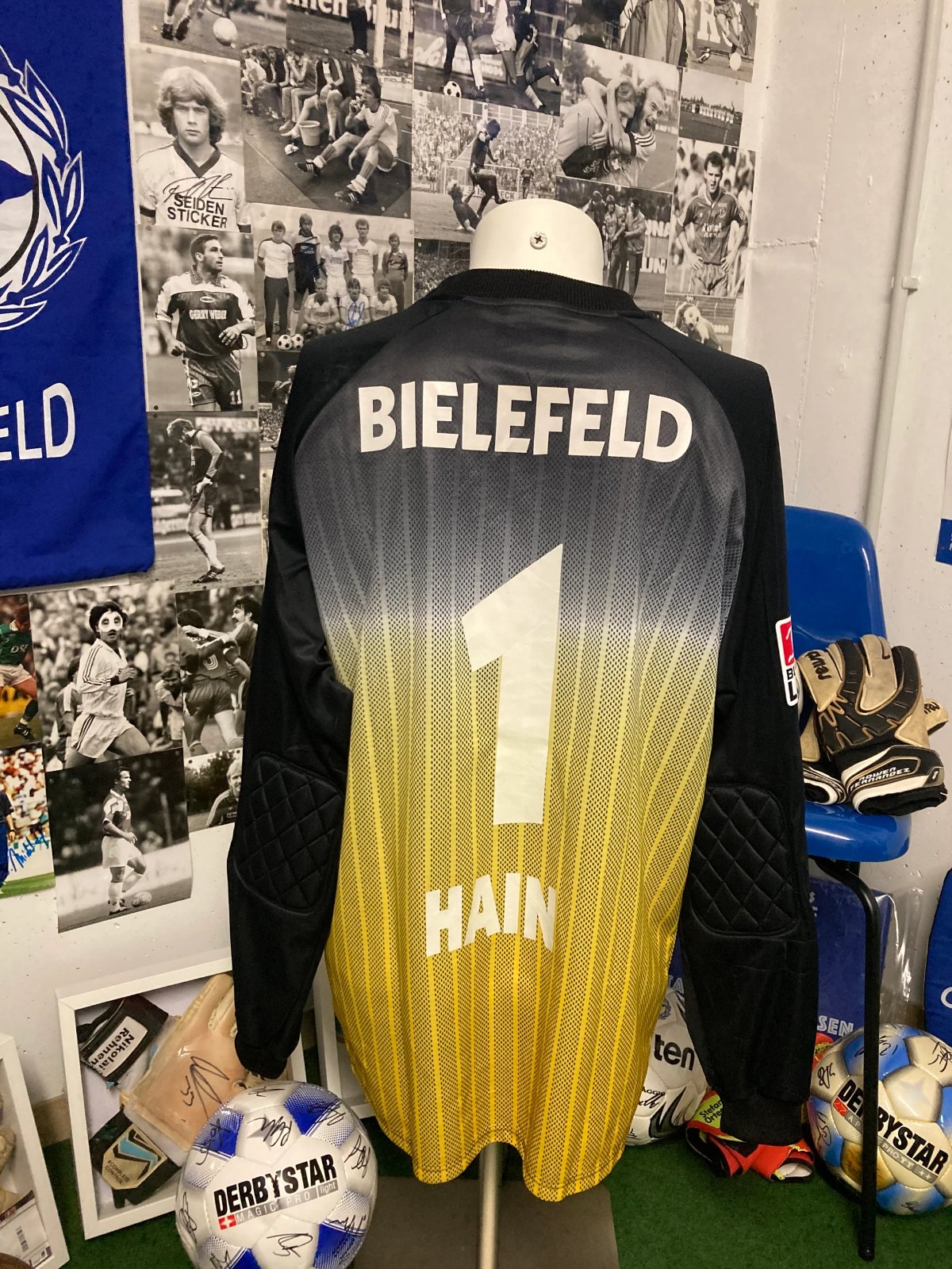 Arminia Bielefeld 2002-03 GK 1 Kit