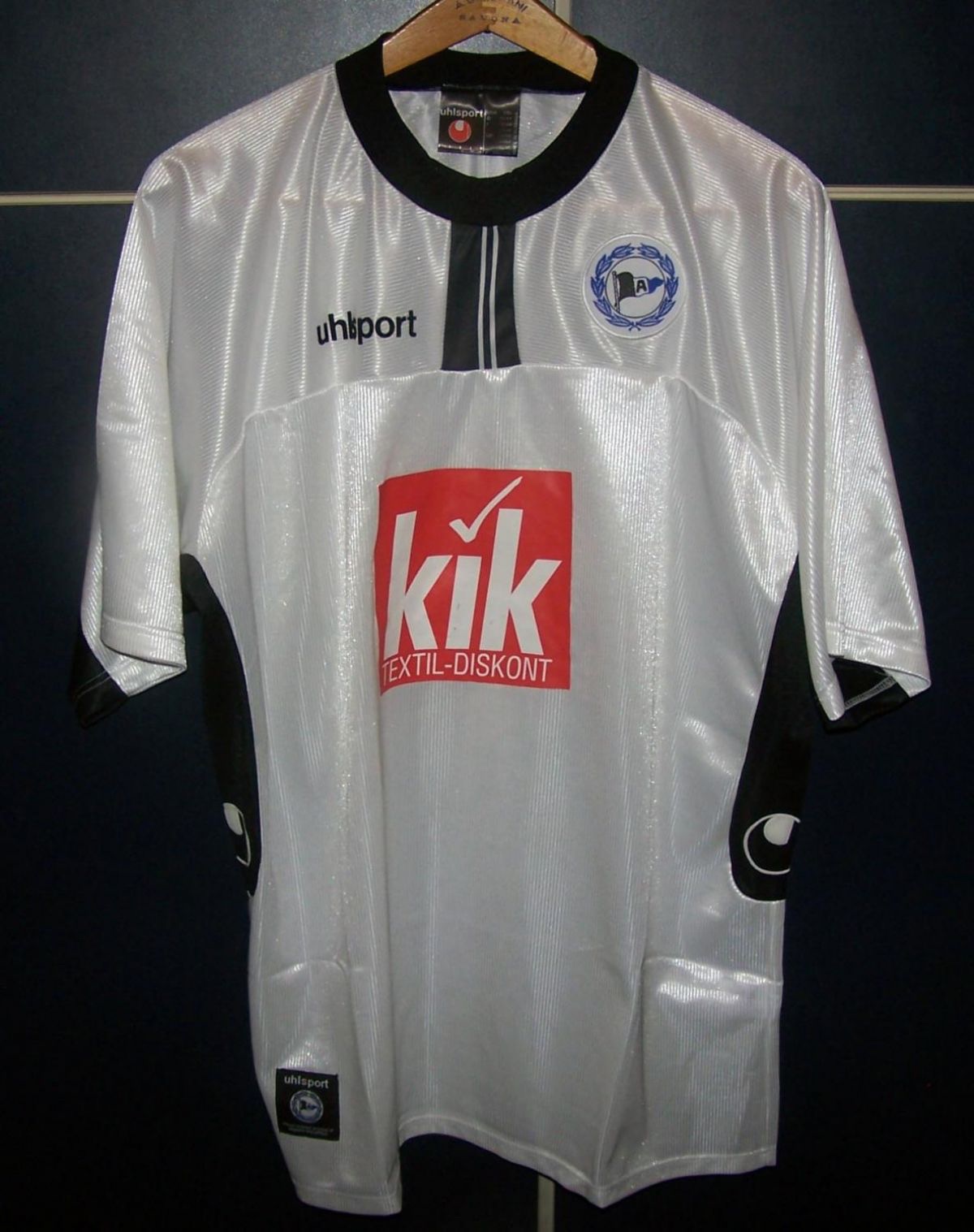 Arminia Bielefeld 2003-04 Away Kit