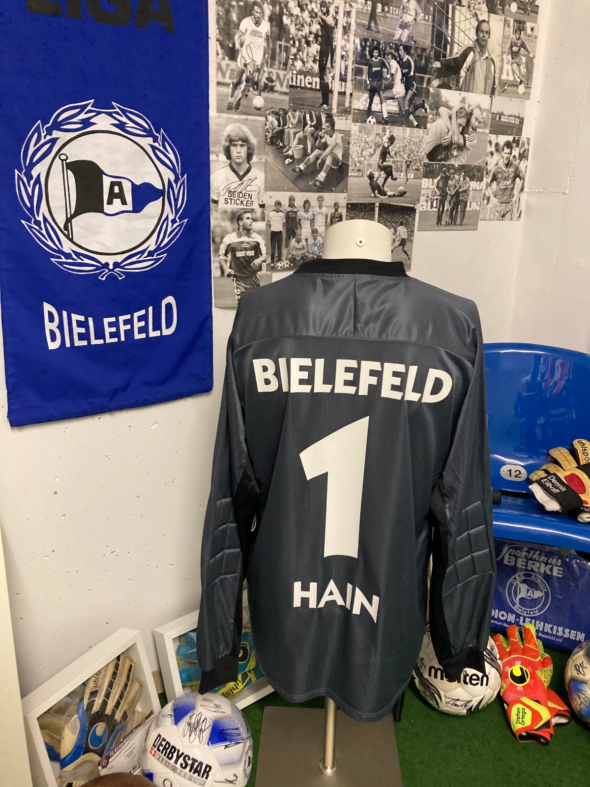 Arminia Bielefeld 2003-04 GK 1 Kit
