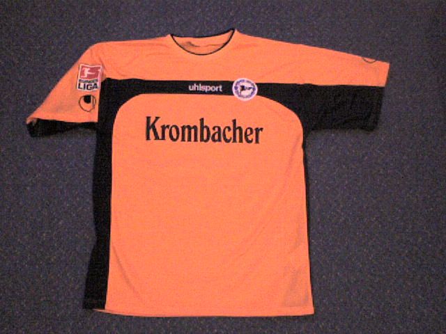 Arminia Bielefeld 2004-05 Third Kit