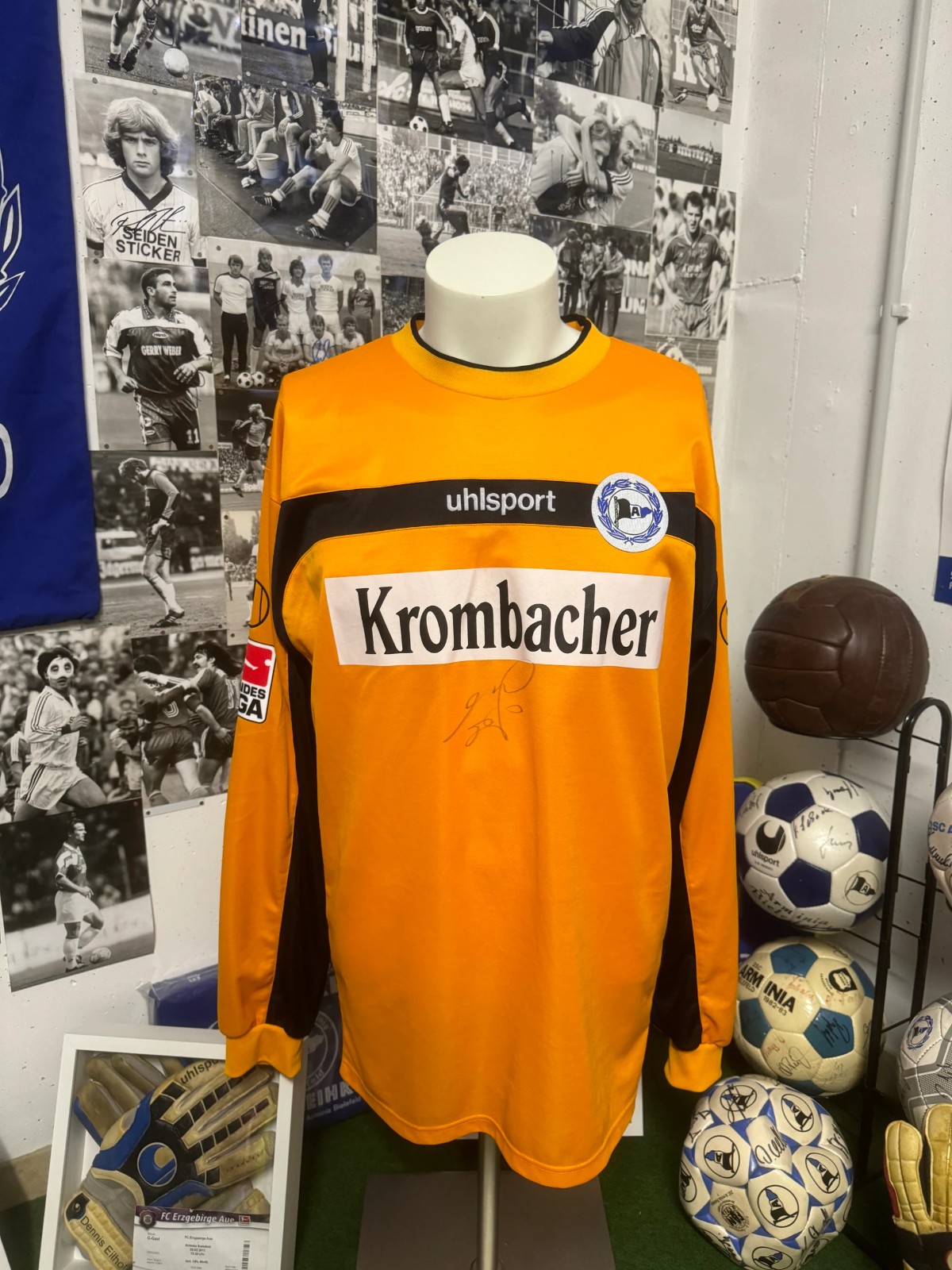 Arminia Bielefeld 2004-05 Third Kit