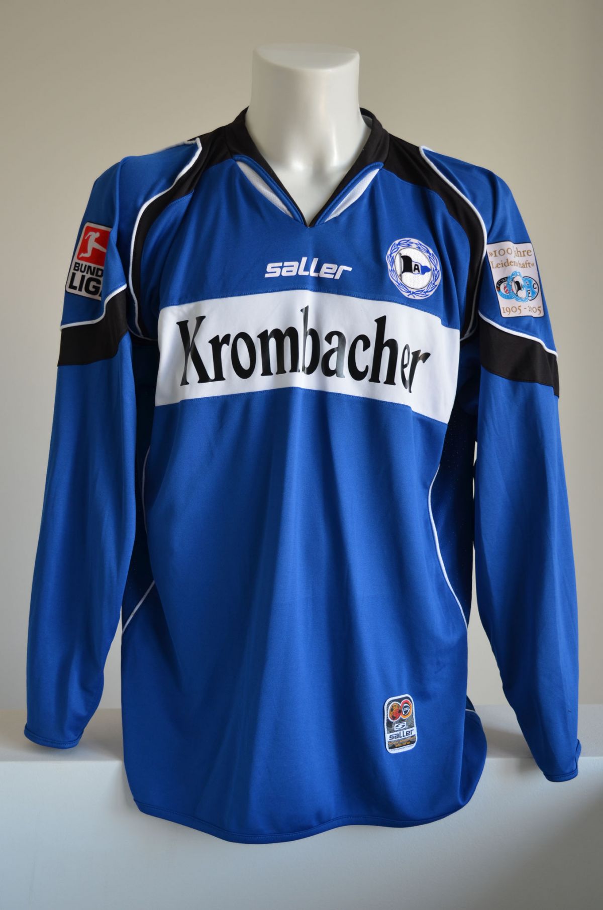 Arminia Bielefeld 2005-06 Home Kit