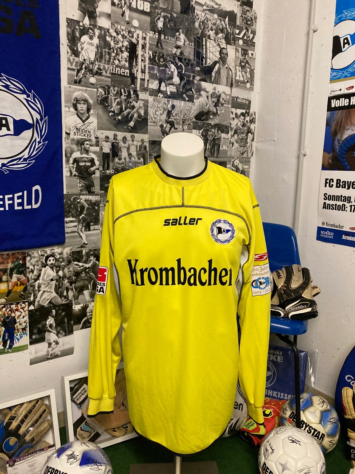 Arminia Bielefeld 2005-06 GK 2 Kit