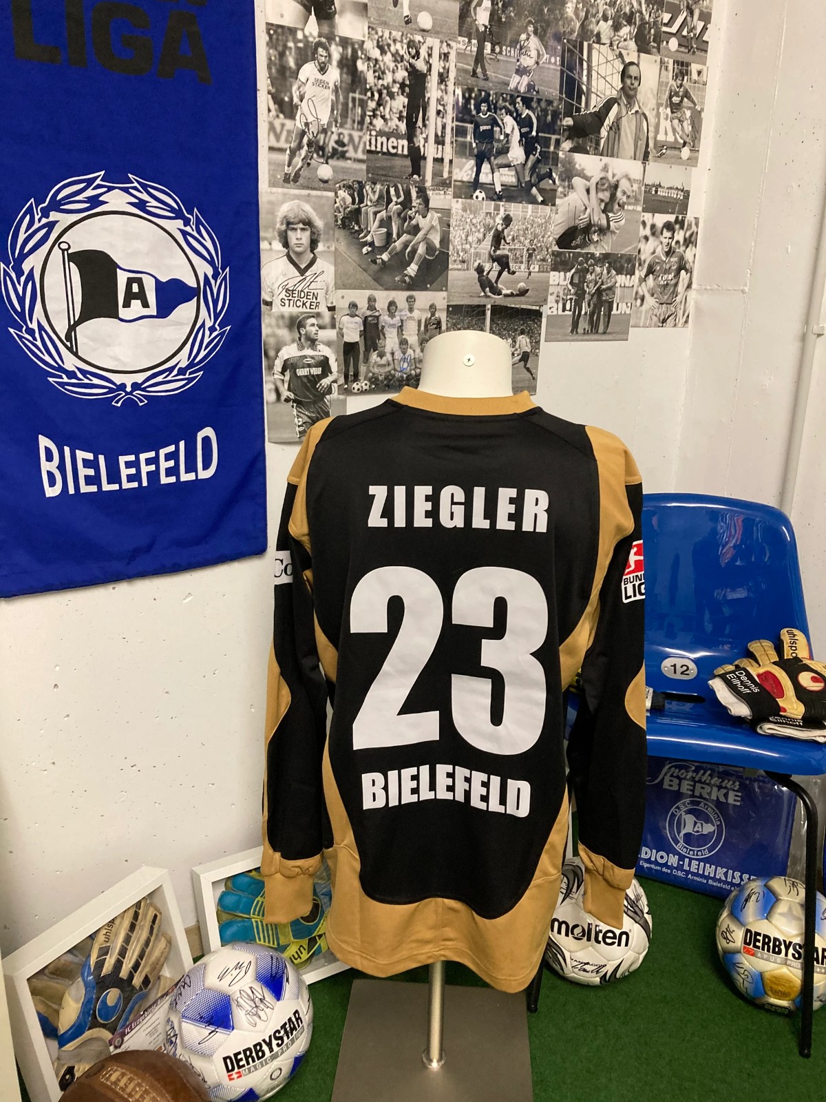 Arminia Bielefeld 2006-07 GK 4 Kit