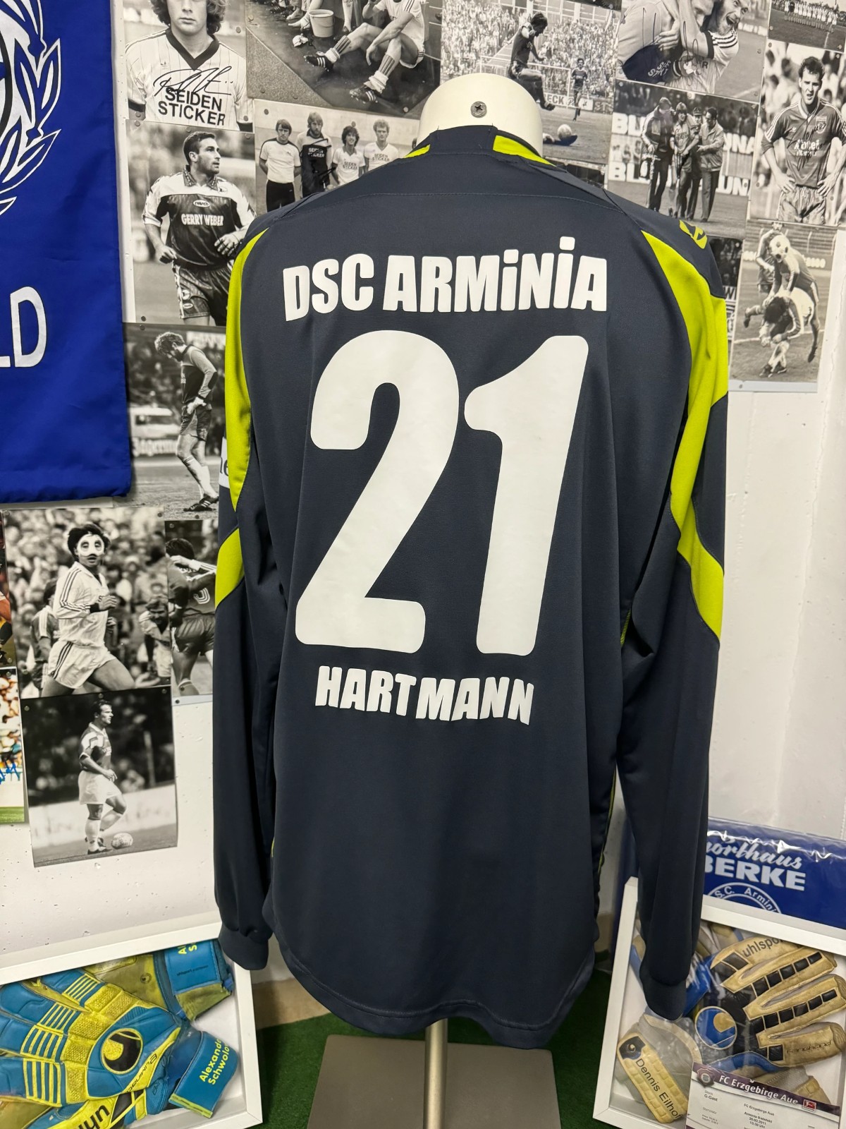 Arminia Bielefeld 2008-09 GK 3 Kit