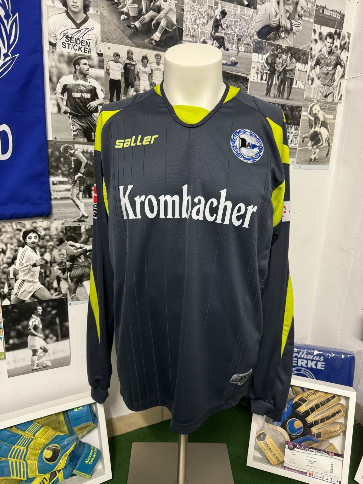 Arminia Bielefeld 2008-09 GK 3 Kit