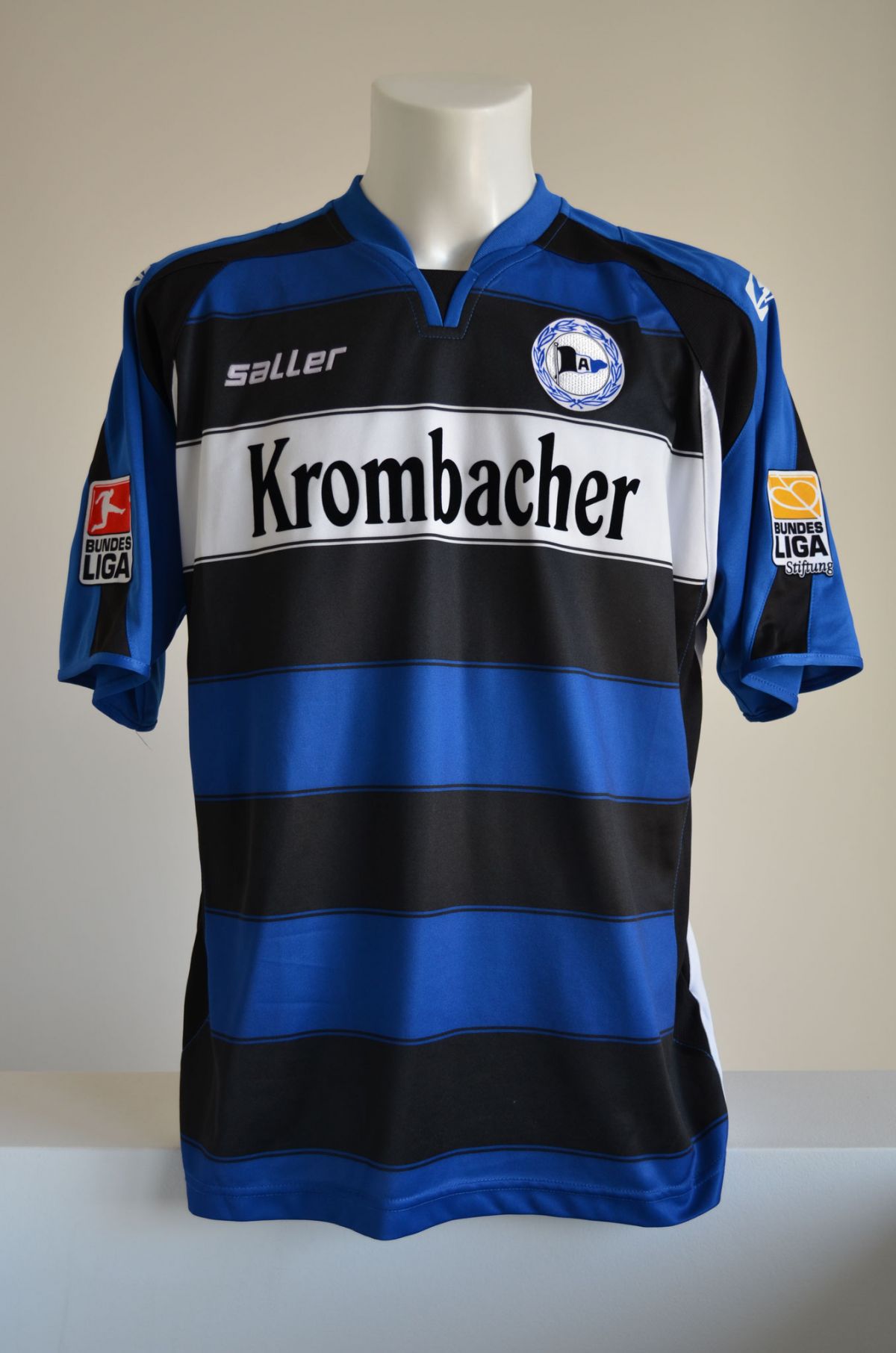 Arminia Bielefeld 2009-10 Home Kit