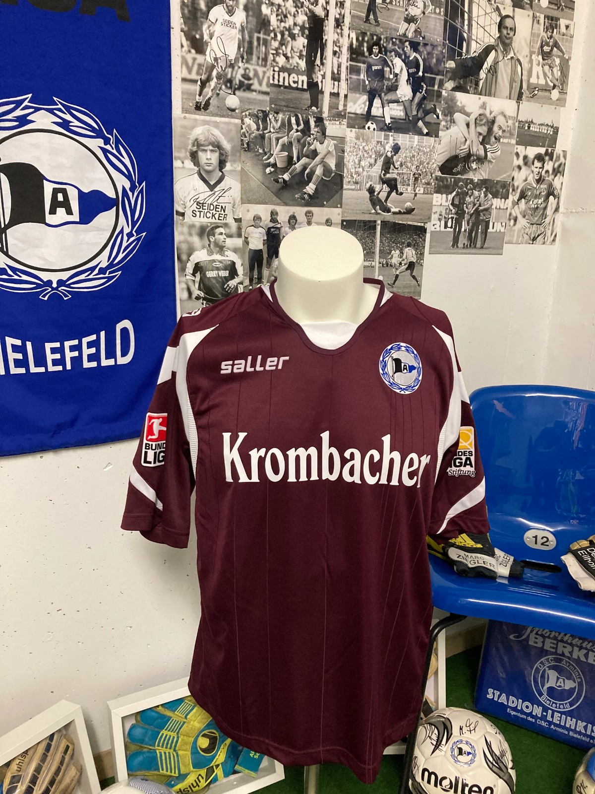 Arminia Bielefeld 2009-10 Third Kit