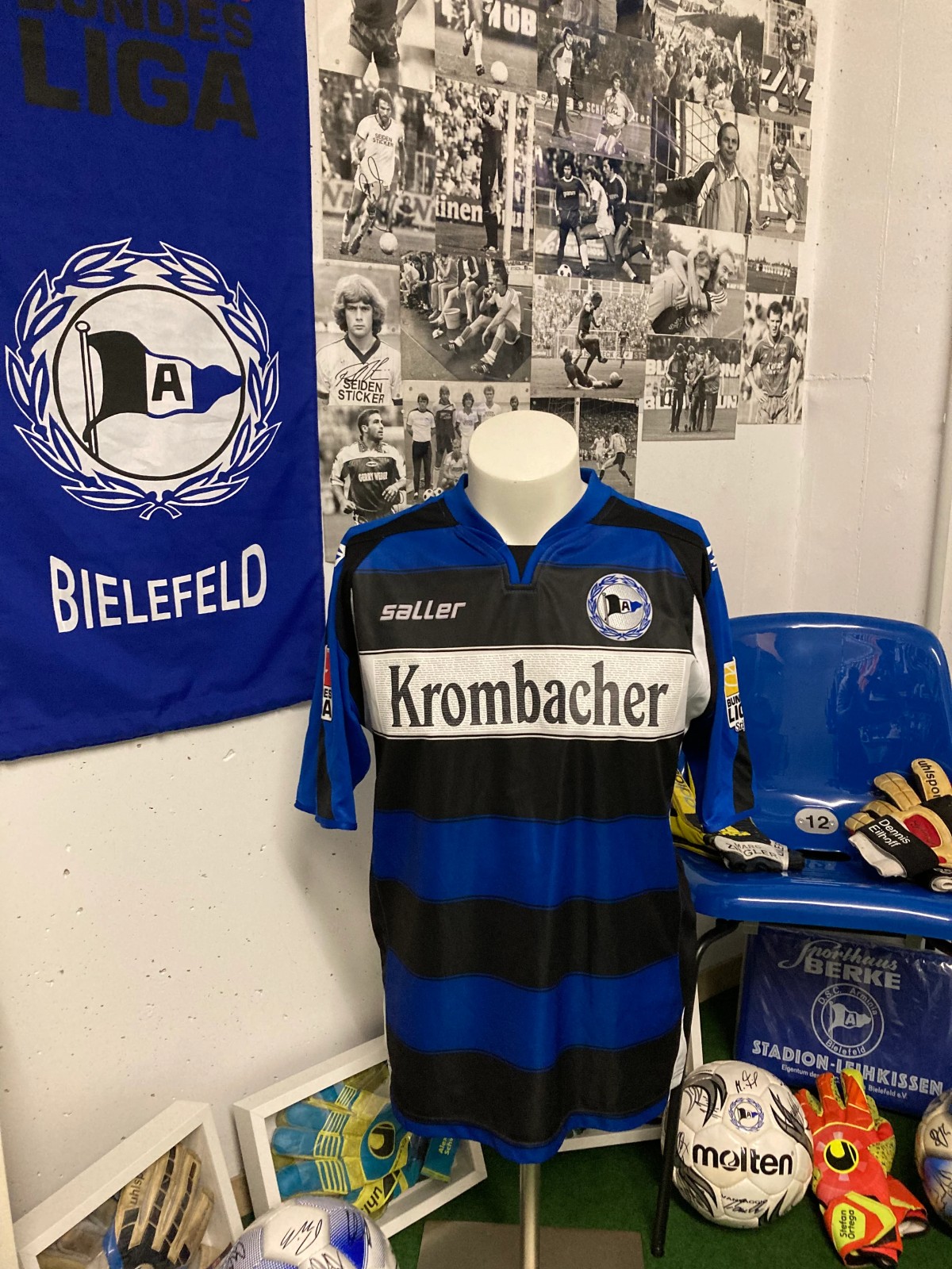Arminia Bielefeld 2009-10 Home V2 Kit