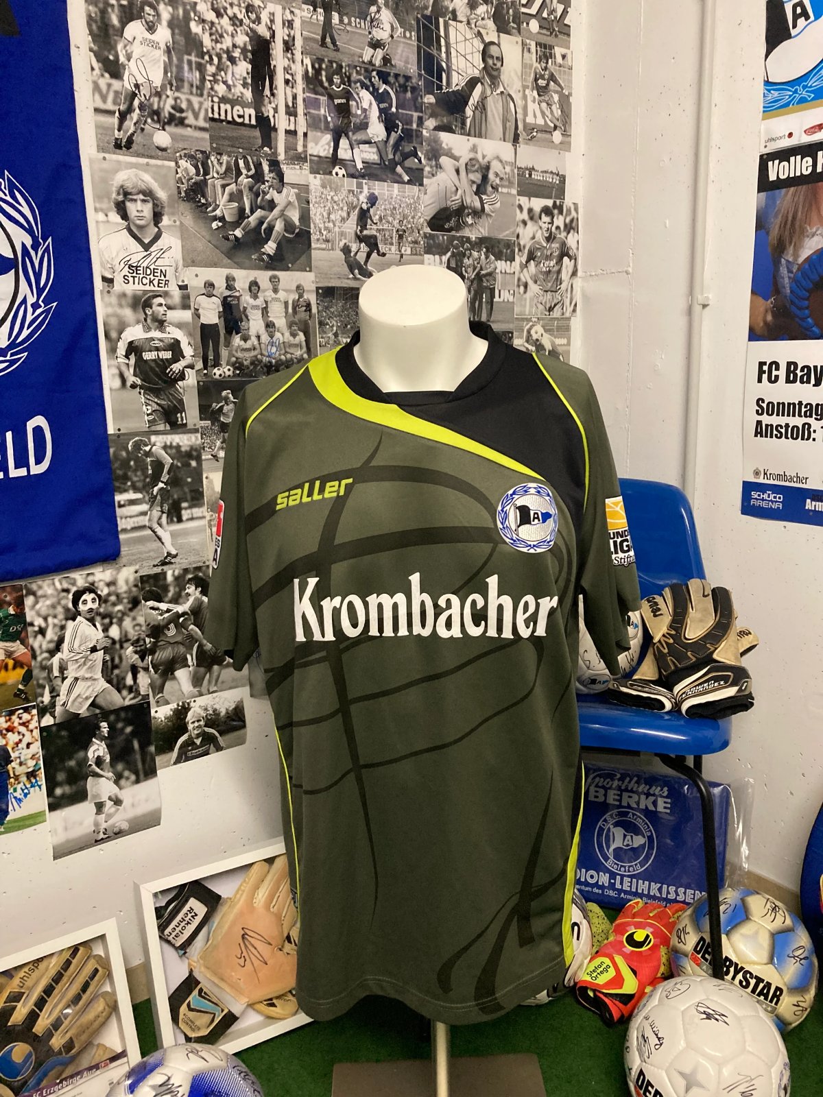 Arminia Bielefeld 2009-10 GK 4 Kit
