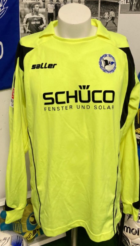 Arminia Bielefeld 2010-11 GK 2 Kit