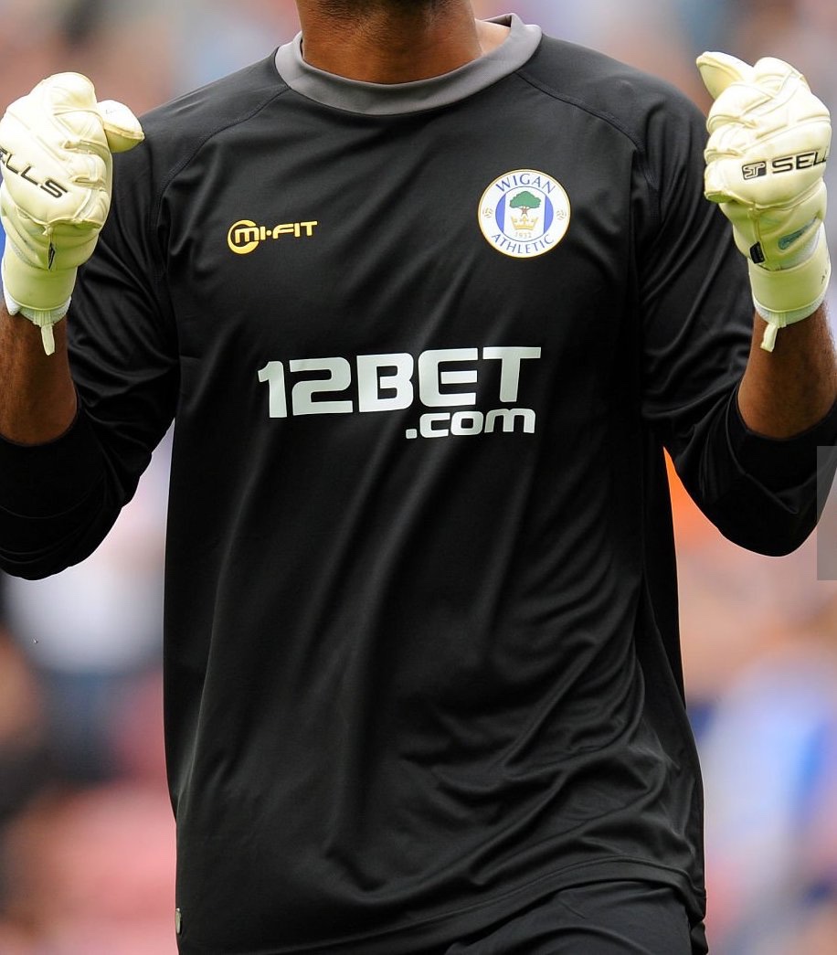 Wigan Athletic 2011-12 GK 2 Kit
