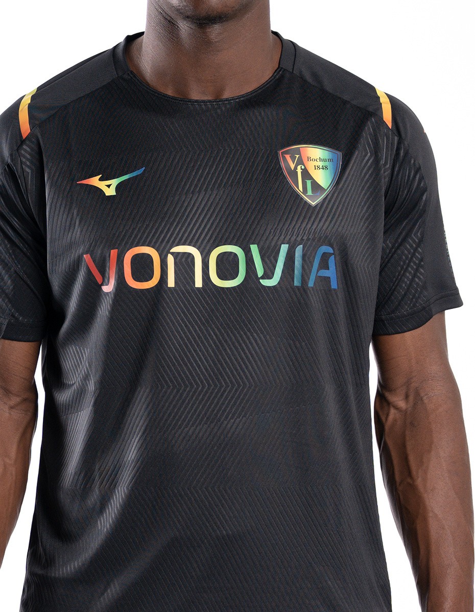 VfL Bochum 2022-23 Pride Kit