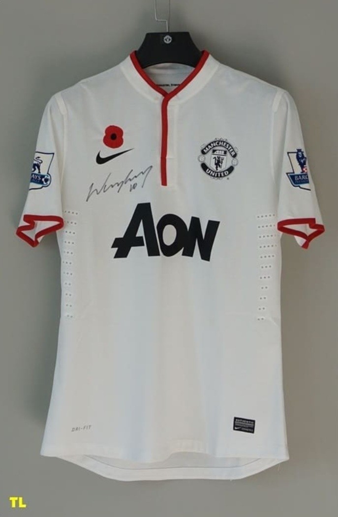 Manchester United 2012-13 Away 2 Kit