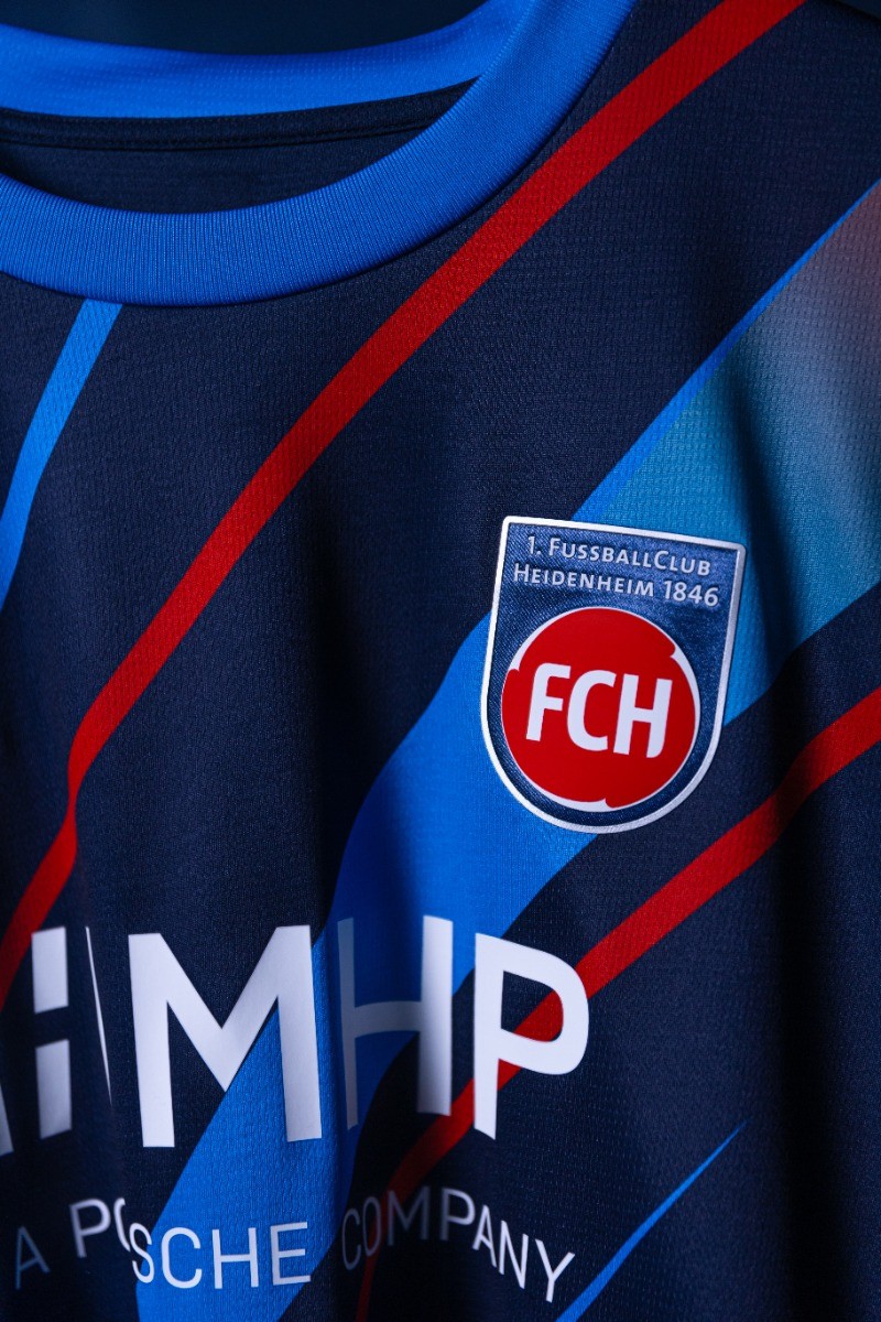1. FC Heidenheim 2023-24 Away Kit
