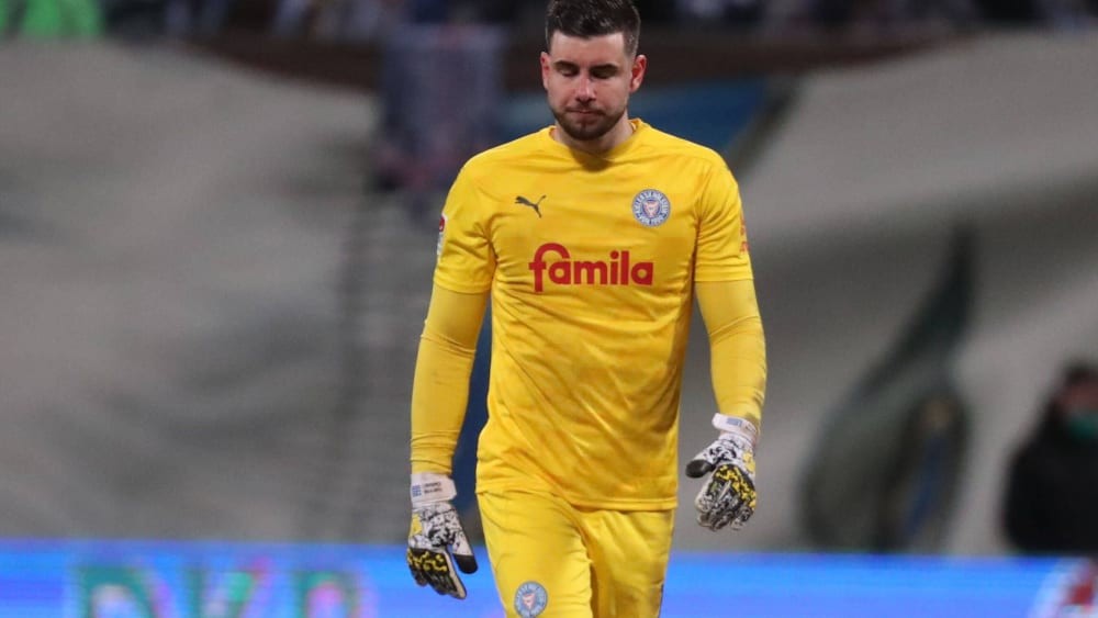 Holstein Kiel 2020-21 GK 1 Kit