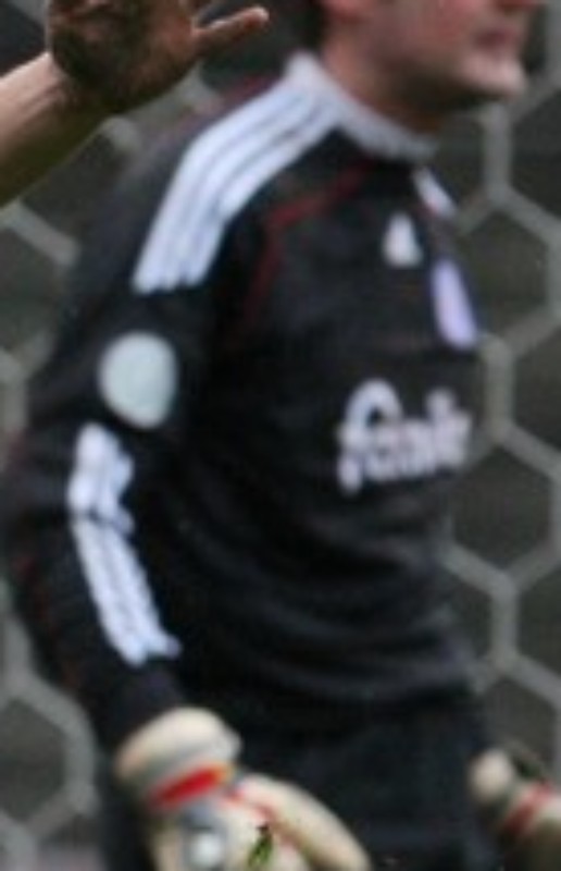 Holstein Kiel 2009-10 GK 1 Kit