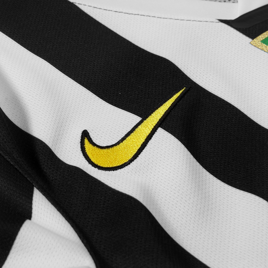 Juventus FC 2013-14 Home Kit