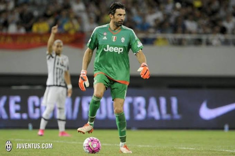 Juventus FC 2015-16 GK 4 Kit