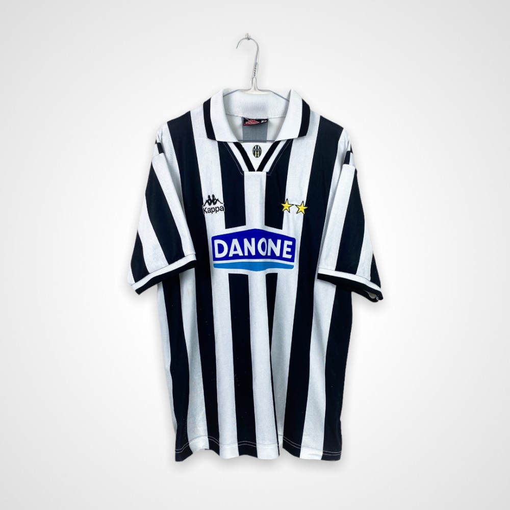 Juventus FC 1994-95 Home Kit