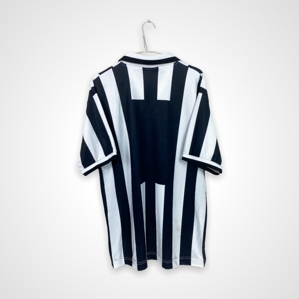 Juventus FC 1994-95 Home Kit