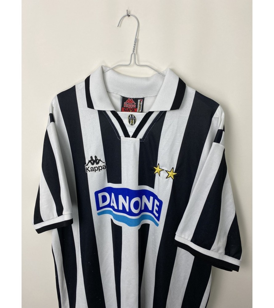 Juventus FC 1994-95 Home Kit