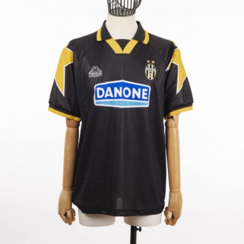 Juventus FC 1994-95 Third Kit