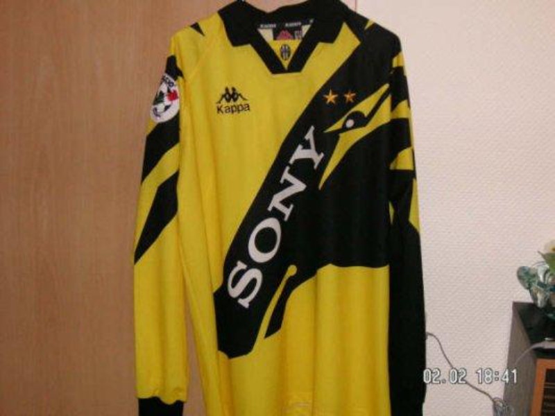 Juventus FC 1996-97 GK 3 Kit