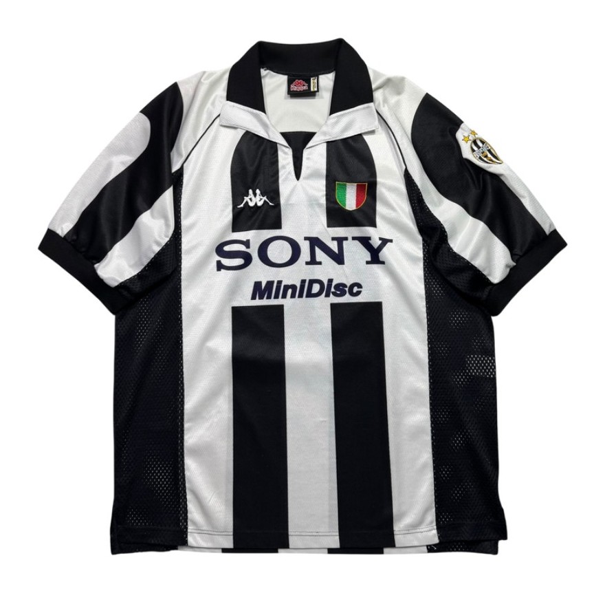Juventus FC 1997-98 Home Kit