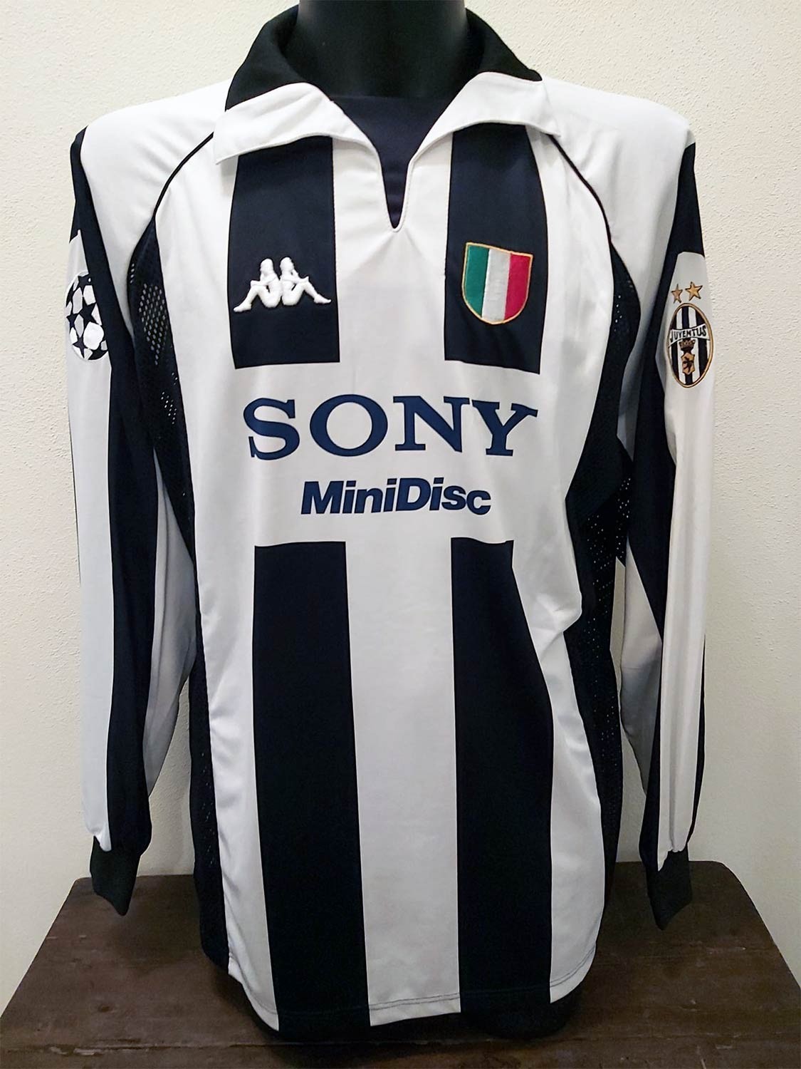 Juventus FC 1997-98 Home Kit
