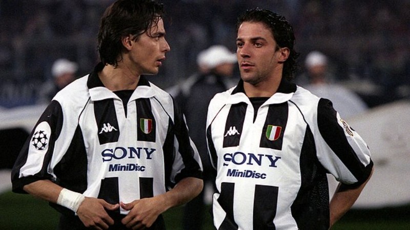 Juventus FC 1997-98 Champions League Home Kit