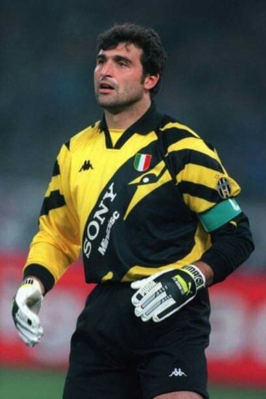 Juventus FC 1997-98 GK 2 Kit