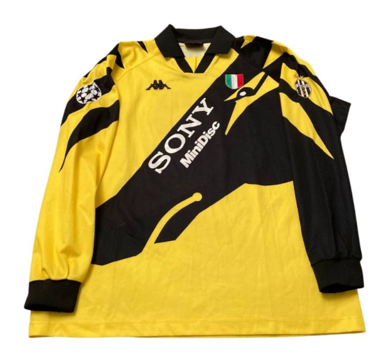 Juventus FC 1997-98 GK 2 Kit