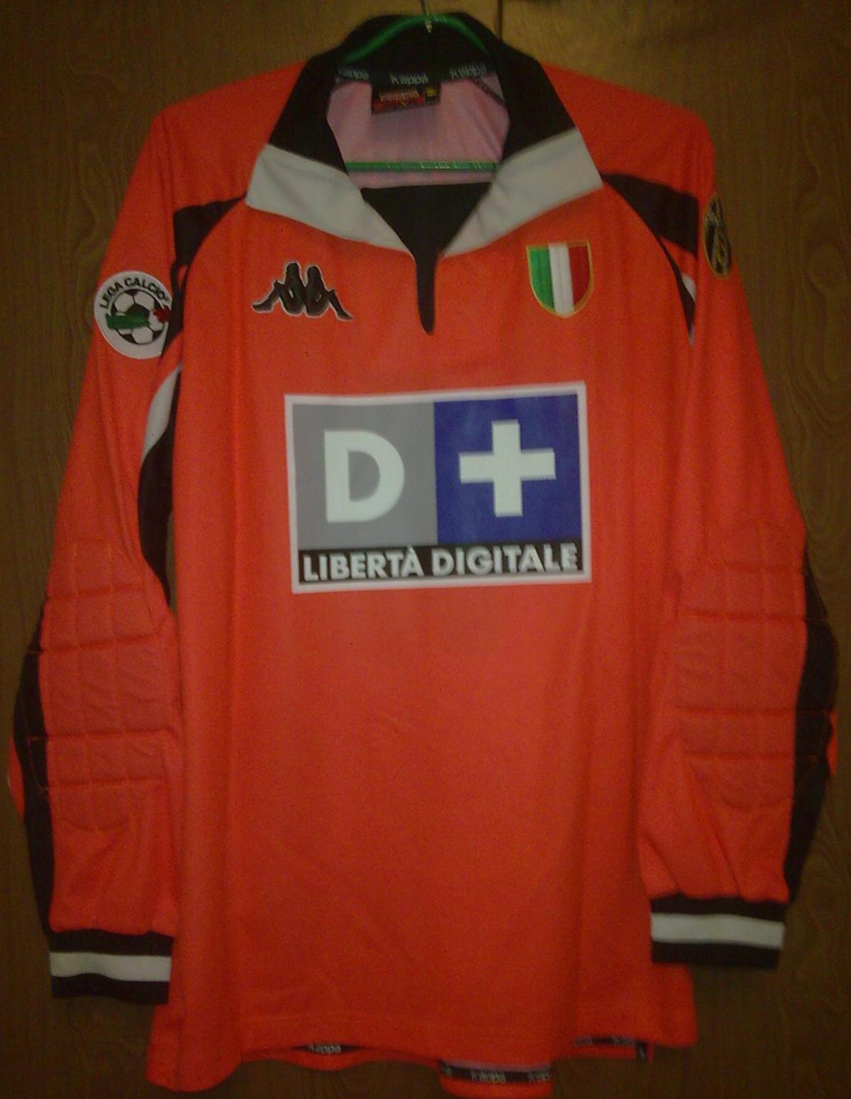 Juventus FC 1998-99 GK 3 Kit
