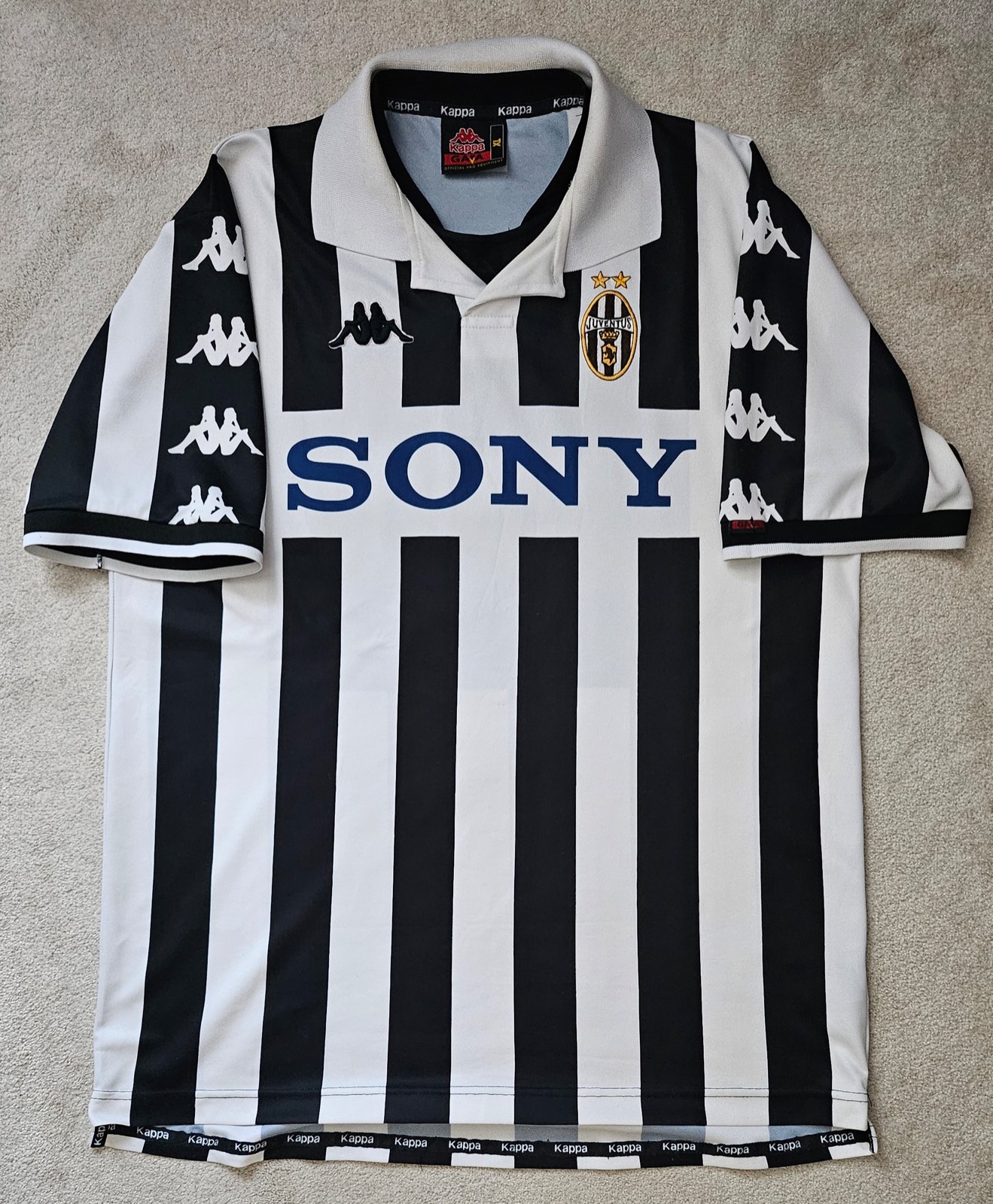 Juventus FC 1999-00 European Home Kit