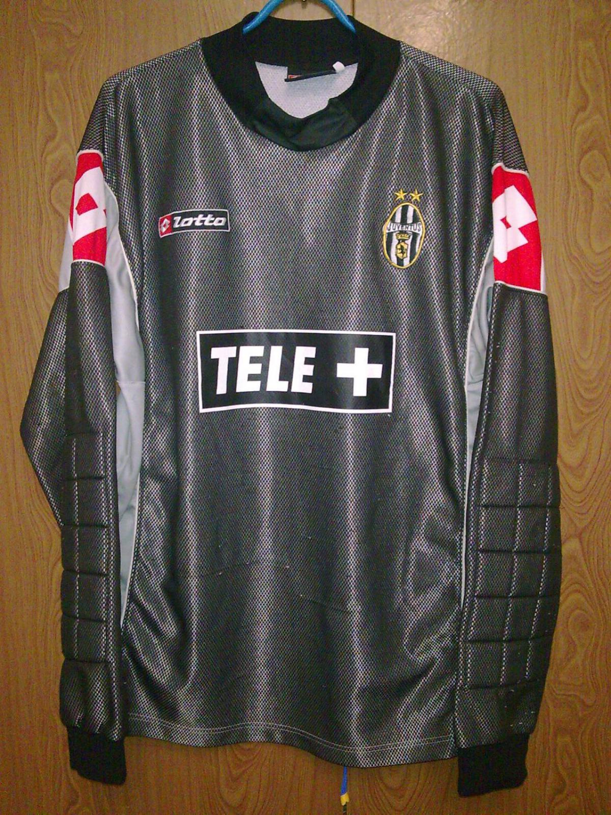 Juventus FC 2000-01 GK Home Kit