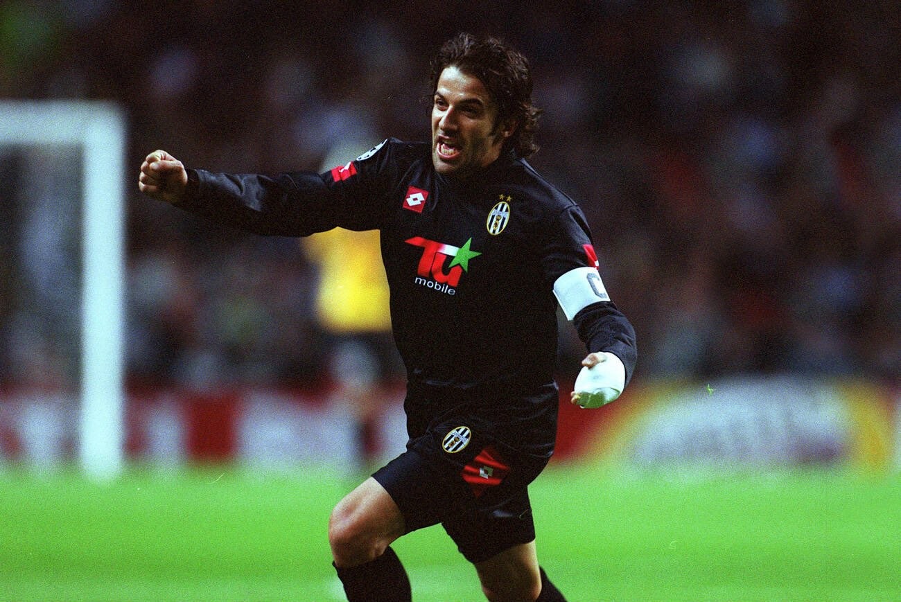 Juventus FC 2001-02 Champions League Away Kit